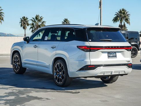 New 2026 Lexus TX 500h AWD image 5