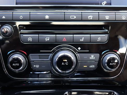 Used 2016 Jaguar XJ R-Sport image 21