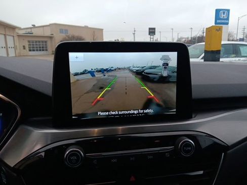 Used 2022 Ford Escape Titanium image 15