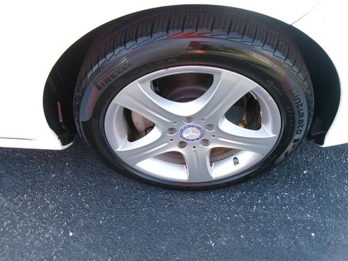 Used 2014 Mercedes-Benz E 350 Sedan image 9