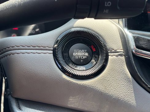 Used 2023 Jeep Compass Limited w/ Sun and Sound Group AWD/4WD image 11