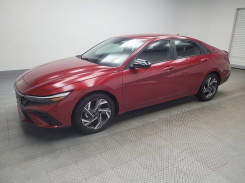 Used 2025 Hyundai Elantra SEL FWD image 2