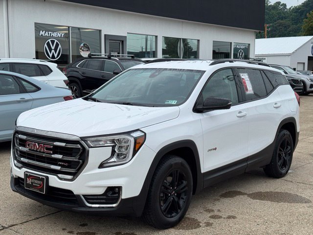 Used 2023 GMC Terrain AT4 AWD/4WD image 2