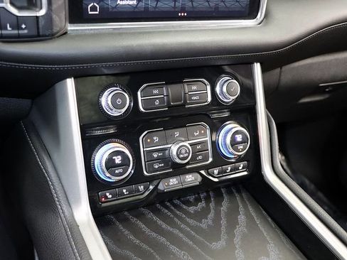 Used 2023 GMC Yukon XL Denali image 22