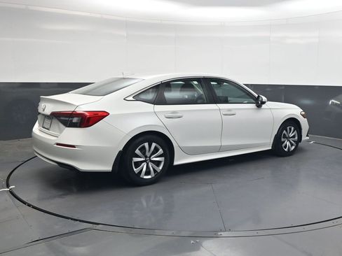 Used 2023 Honda Civic LX image 4