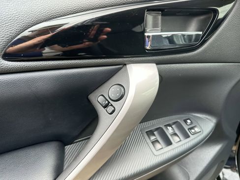 Used 2024 Mitsubishi Eclipse Cross SE image 13