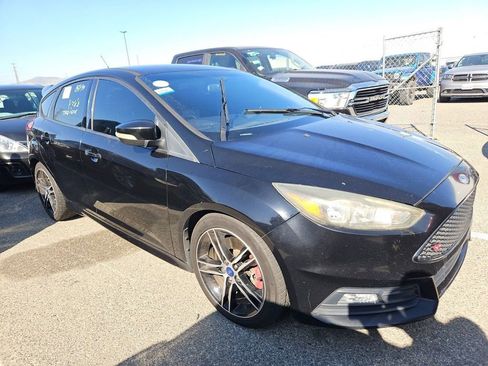 Used 2016 Ford Focus ST image 1