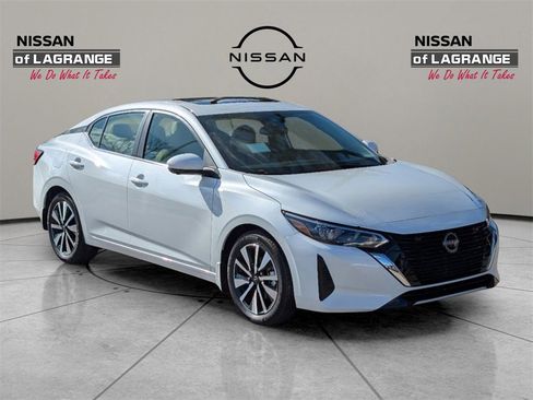 Certified 2025 Nissan Sentra SV w/ SV Premium Package image 3