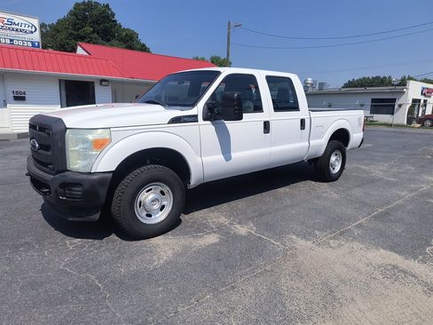 Used 2011 Ford F250 XL w/ Skid Plate Pkg AWD/4WD image 1