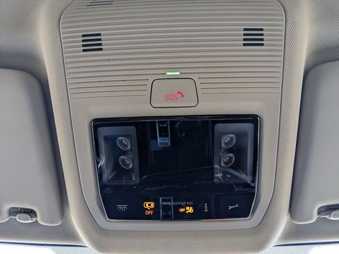 Used 2024 Volkswagen Atlas SE image 64