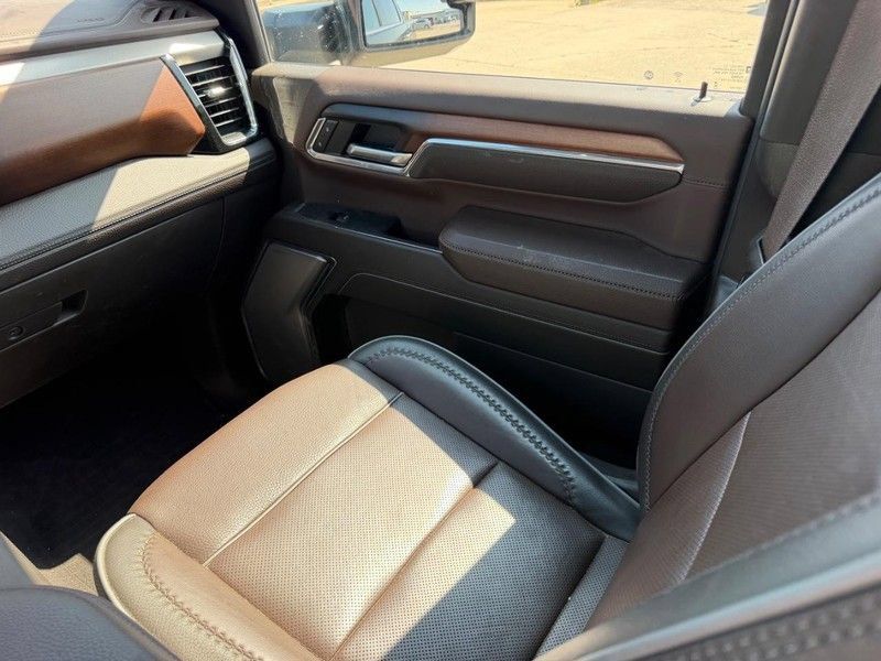 Used 2024 GMC Sierra 2500 Denali w/ Max Trailering Package AWD/4WD image 15