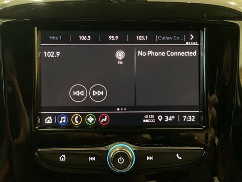 Used 2020 Chevrolet Traverse LT image 19