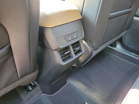 Used 2025 Chevrolet Equinox ACTIV w/ Safety and Technology Package AWD/4WD image 15