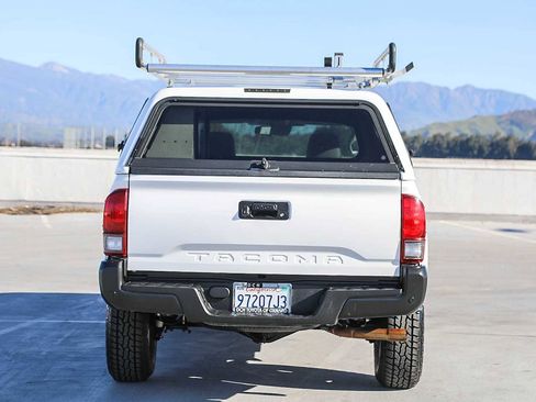 Certified 2018 Toyota Tacoma SR image 6