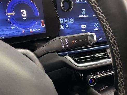 Used 2025 Chevrolet Equinox EV LT w/ Convenience Package image 25