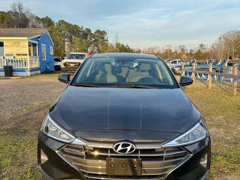 Used 2020 Hyundai Elantra SEL image 3