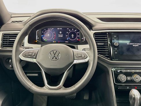 Used 2023 Volkswagen Atlas Cross Sport SE w/ Panoramic Sunroof Package FWD image 18