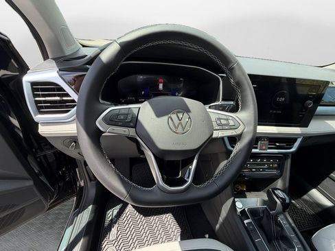 New 2026 Volkswagen Taos SE AWD/4WD image 10