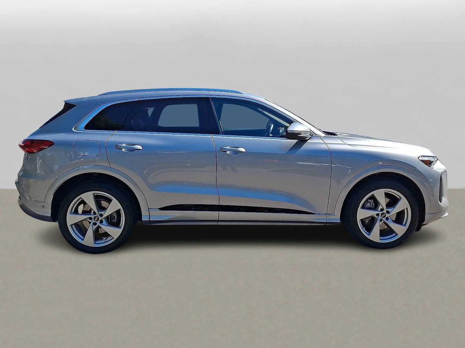 Used 2025 Audi Q5 Prestige AWD/4WD image 32