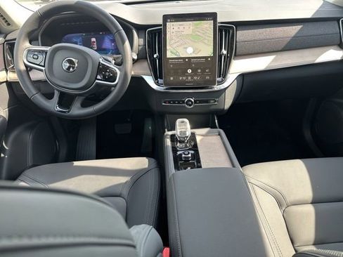 New 2026 Volvo XC90 B5 Core w/ Protection Package image 12