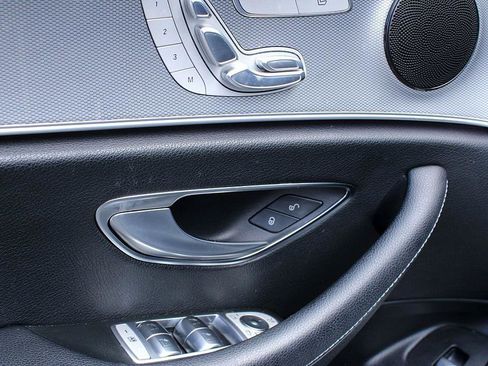 Used 2018 Mercedes-Benz E 300 image 13