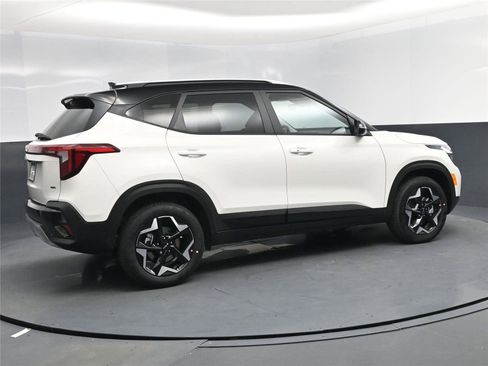 New 2026 Kia Seltos S image 4