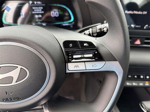 New 2026 Hyundai Elantra Blue image 25