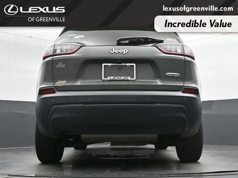 Used 2019 Jeep Cherokee Latitude Plus w/ Comfort/Convenience Group FWD image 13