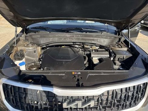 Used 2024 Kia Telluride EX w/ EX Captain's Chair Package image 29