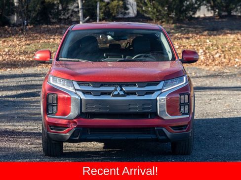 Used 2024 Mitsubishi Outlander Sport 2.0 SE image 2