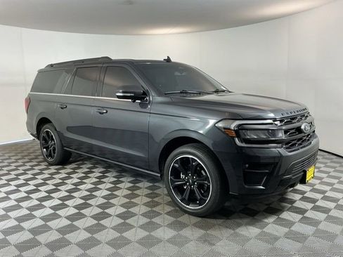 Used 2023 Ford Expedition Max Limited AWD/4WD image 3