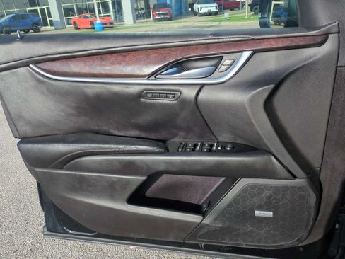 Used 2014 Cadillac XTS Luxury FWD image 23
