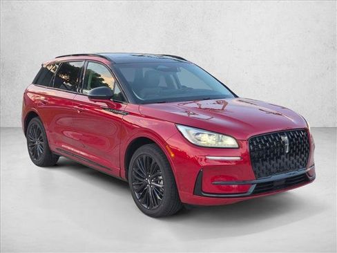 Used 2025 Lincoln Corsair Grand Touring w/ Equipment Group 302A AWD/4WD image 3