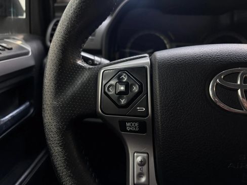 Used 2016 Toyota 4Runner SR5 AWD/4WD image 14