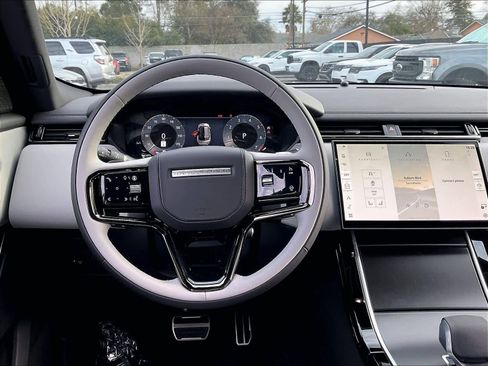 New 2026 Land Rover Range Rover Velar Dynamic SE image 15