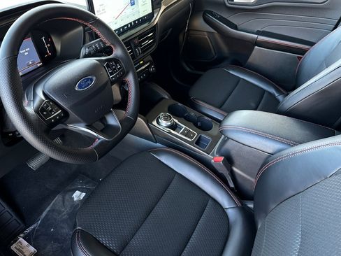 New 2025 Ford Escape ST-Line w/ Equipment Group 301A image 10