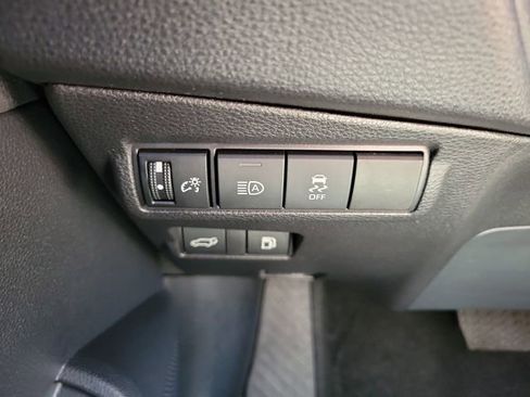 Used 2025 Toyota Corolla Cross AWD Hybrid w/ Convenience Package image 24