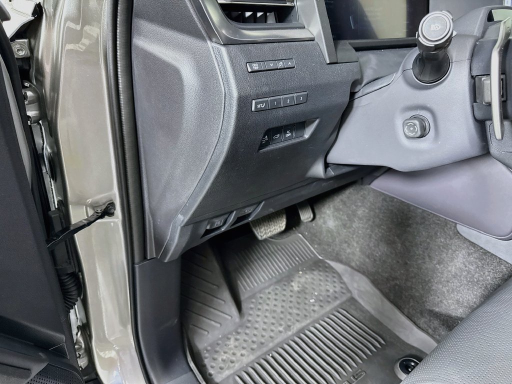 Certified 2024 Lexus GX 550 w/ Accessory Package (Z1) AWD/4WD image 10