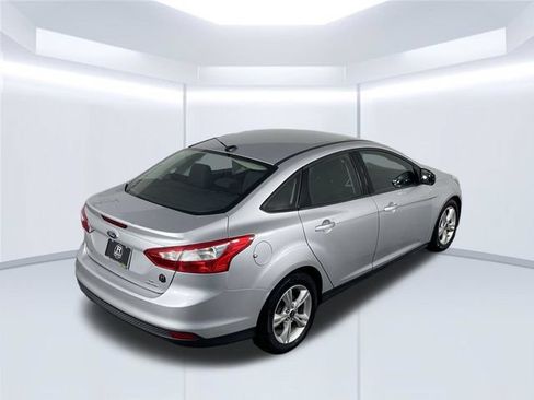 Used 2013 Ford Focus SE FWD image 38