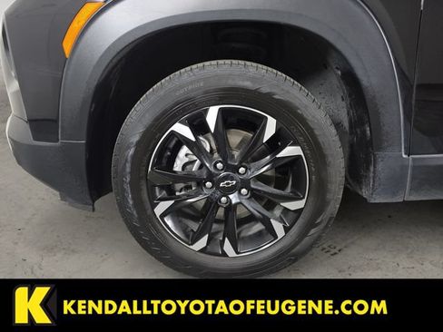 Used 2023 Chevrolet TrailBlazer LT w/ Convenience Package AWD/4WD image 9