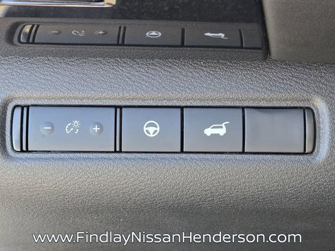 Used 2025 Nissan Pathfinder SV FWD image 31