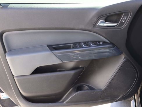 Used 2020 Chevrolet Colorado Z71 AWD/4WD image 7