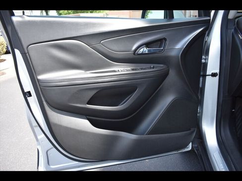 Used 2017 Buick Encore Preferred FWD image 17