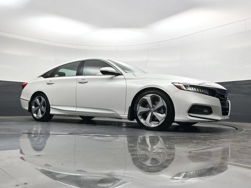 Used 2018 Honda Accord Touring image 29