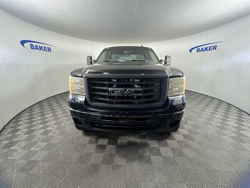 Used 2009 GMC Sierra 2500 SLE w/ Suspension Package, Off-Road AWD/4WD image 3