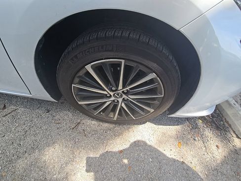 Certified 2025 Lexus ES 350 w/ Premium Package FWD image 3