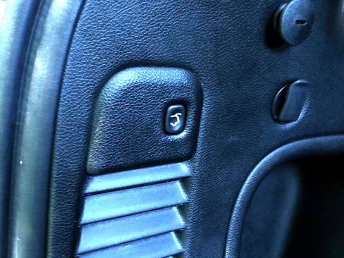 Used 2021 Jeep Grand Cherokee Limited image 17