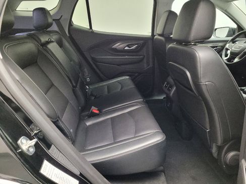Used 2024 GMC Terrain SLT image 19