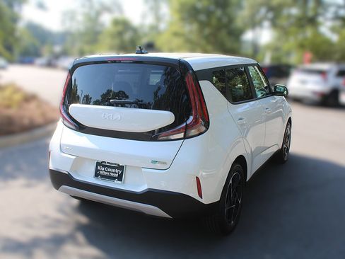 Certified 2025 Kia Soul EX FWD image 11