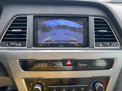Used 2015 Hyundai Sonata SE FWD image 10